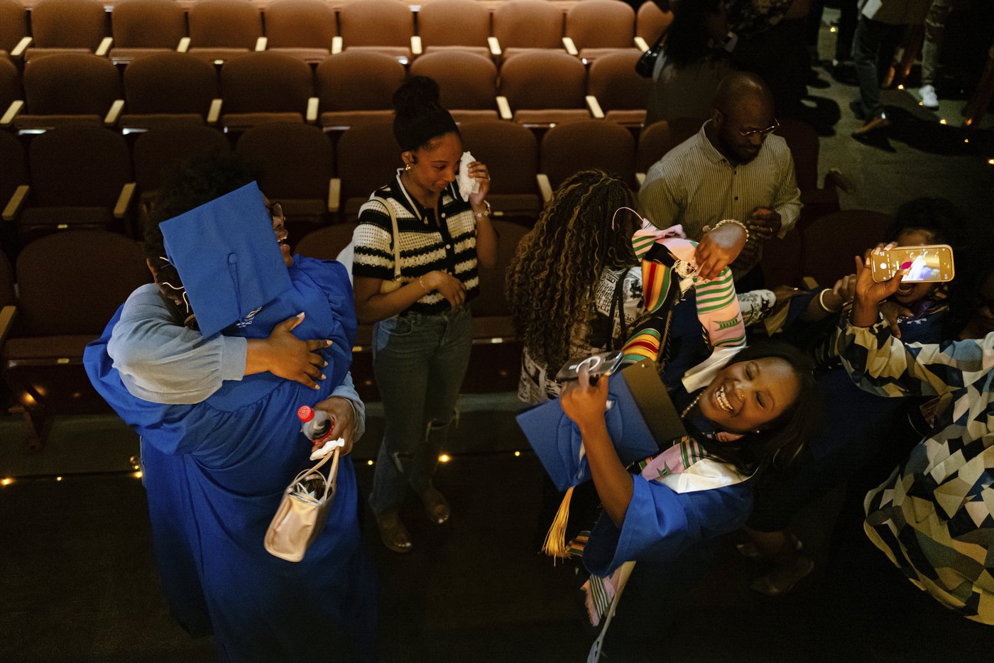 Trump's anti-DEI push doesn't stop Black Kentucky grads from holding an off-campus celebration | iNFOnews.ca