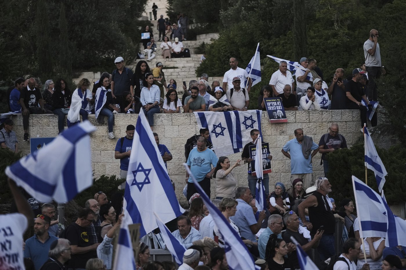 Netanyahu says Israel has 'activated' some Palestinian clans opposed to Hamas | iNFOnews.ca