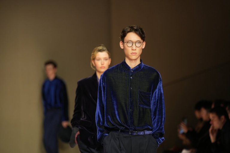 Giorgio Armani launches new era with iridescent colors and a star-studded front row | iNFOnews.ca