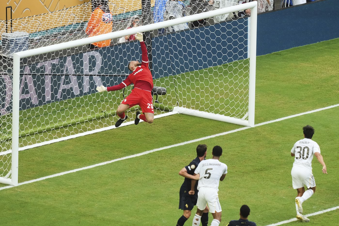 Gonzalo García's header powers Real Madrid past Juventus 1-0 and into Club World Cup quarterfinals | iNFOnews.ca Gonzalo García's header powers Real Madrid past Juventus 1-0 and into Club World Cup quarterfinals | iNFOnews.ca