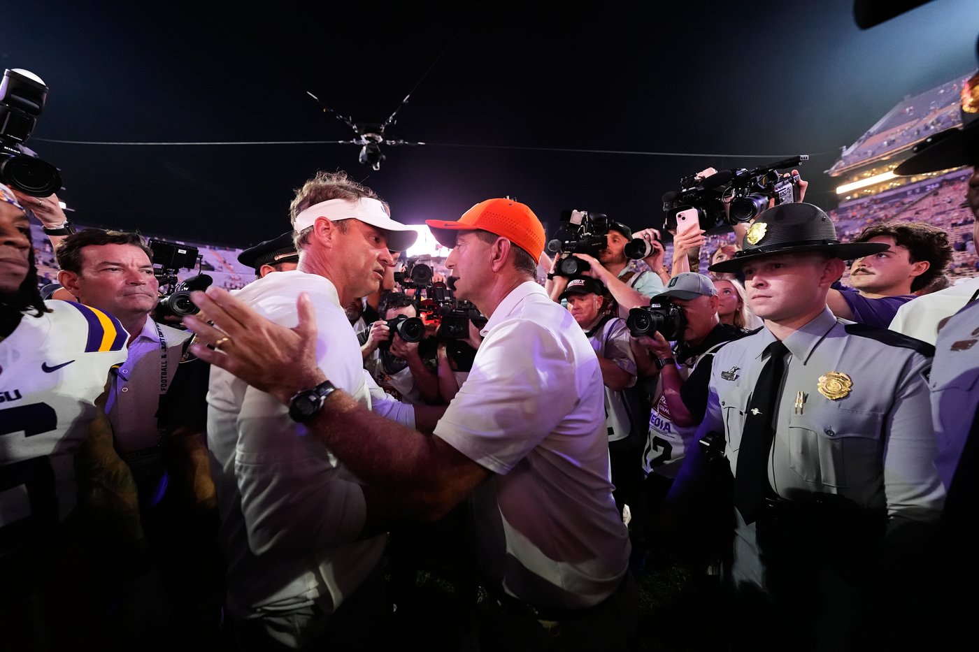 Lane Kiffin's debut with No. 11 LSU matches the hype in a 51-10 victory over outmatched Clemson | iNFOnews.ca Lane Kiffin's debut with No. 11 LSU matches the hype in a 51-10 victory over outmatched Clemson | iNFOnews.ca