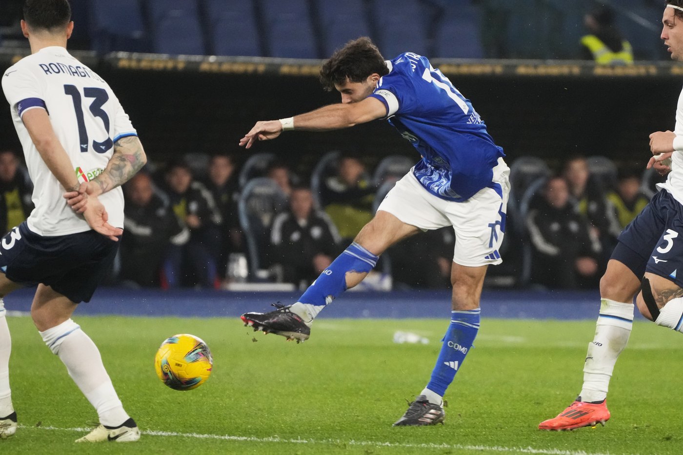Lazio sees red and cedes point to Como in chilly Serie A draw | iNFOnews.ca