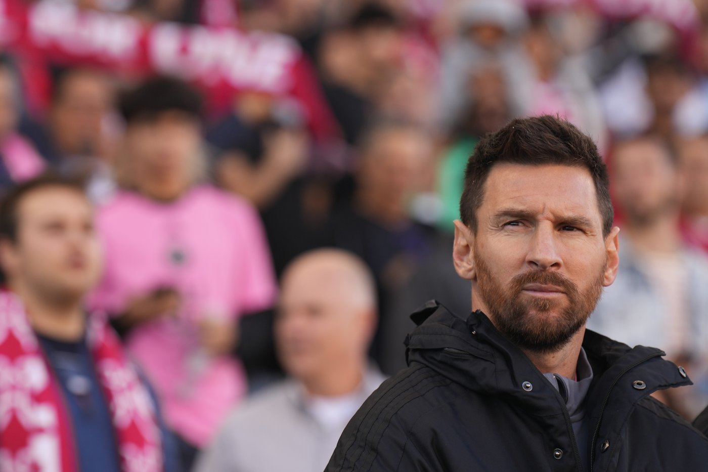 Inter Miami star Lionel Messi draws a crowd for arrival at Toronto's BMO Field | iNFOnews.ca