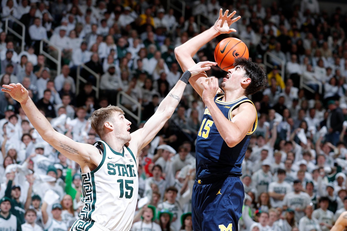 No. 3 Michigan beats No. 7 Michigan State 83-71, takes sole possession of Big Ten lead | iNFOnews.ca