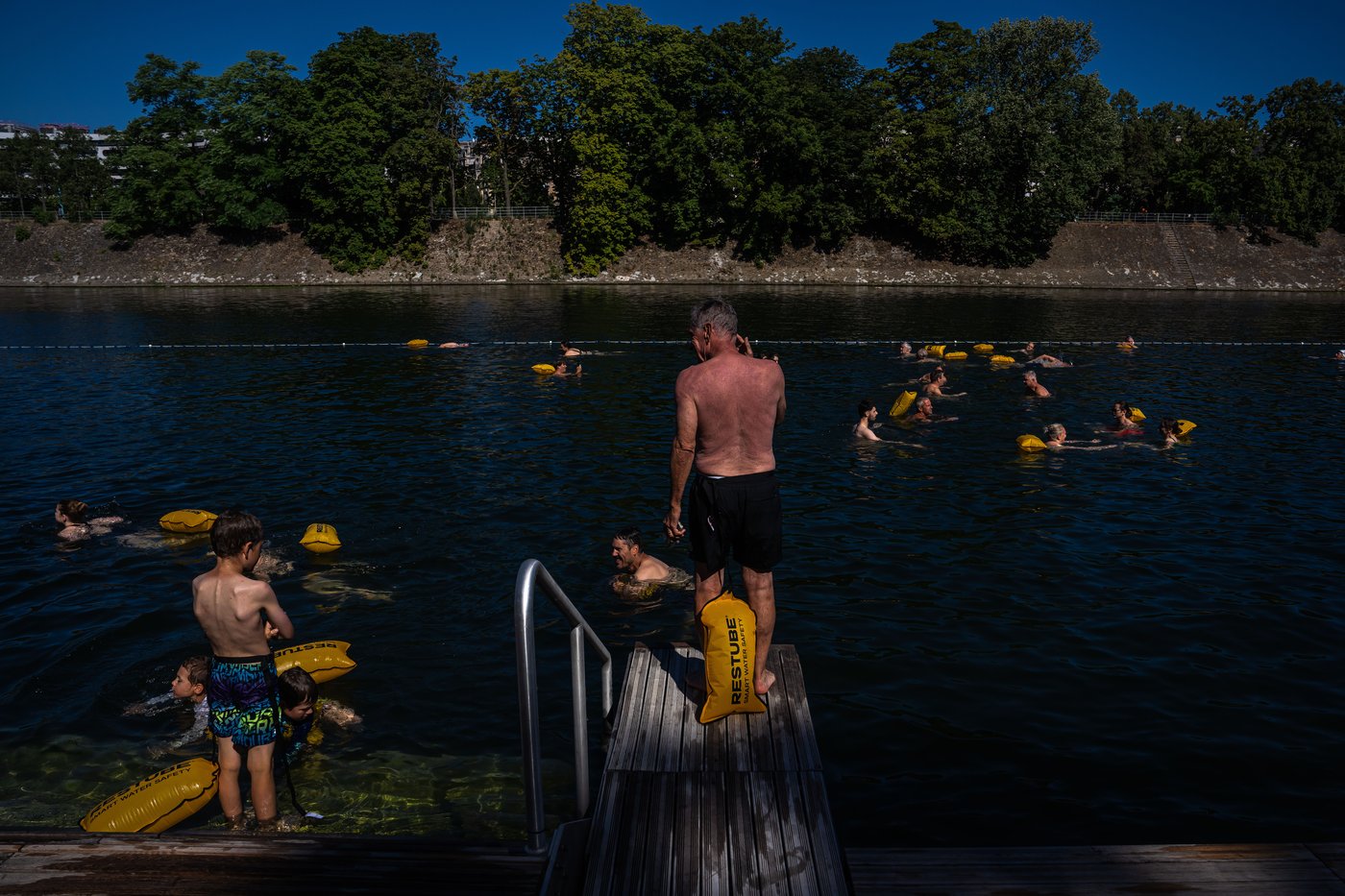 Paris summer ritual returns with 3 supervised Seine swimming spots | iNFOnews.ca Paris summer ritual returns with 3 supervised Seine swimming spots | iNFOnews.ca