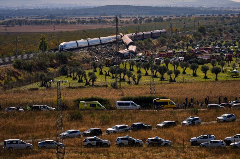Spanish soccer federation postpones 24 Copa del Rey games after train crash, clubs show solidarity | iNFOnews.ca