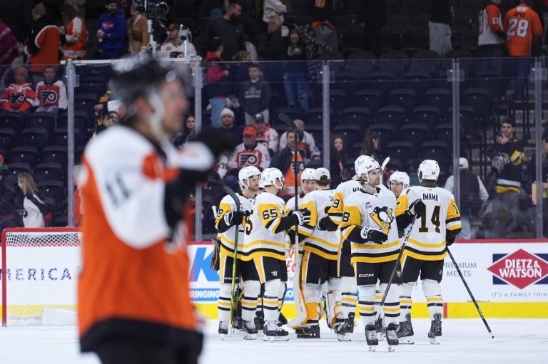 Crosby scores twice as Penguins beat Flyers 5-1 | iNFOnews.ca