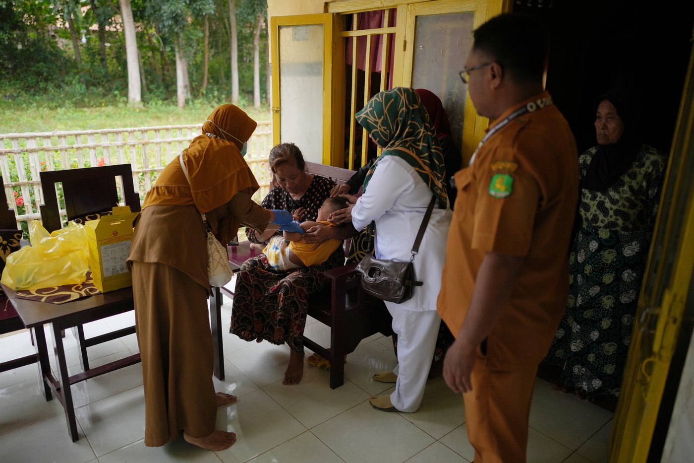 Halal concerns drive vaccine hesitancy as Indonesia fights measles outbreak | iNFOnews.ca Halal concerns drive vaccine hesitancy as Indonesia fights measles outbreak | iNFOnews.ca