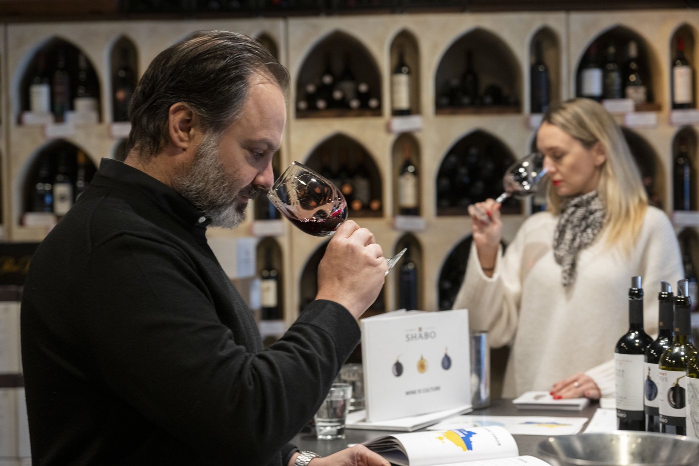 Ukrainian winemaker and US veterans team up to show the best of Ukraine, a glass at a time | iNFOnews.ca