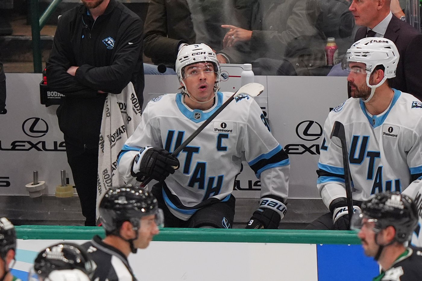 Mammoth's Clayton Keller plays in 4-3 loss to the Stars one day after father's death | iNFOnews.ca Mammoth's Clayton Keller plays in 4-3 loss to the Stars one day after father's death | iNFOnews.ca