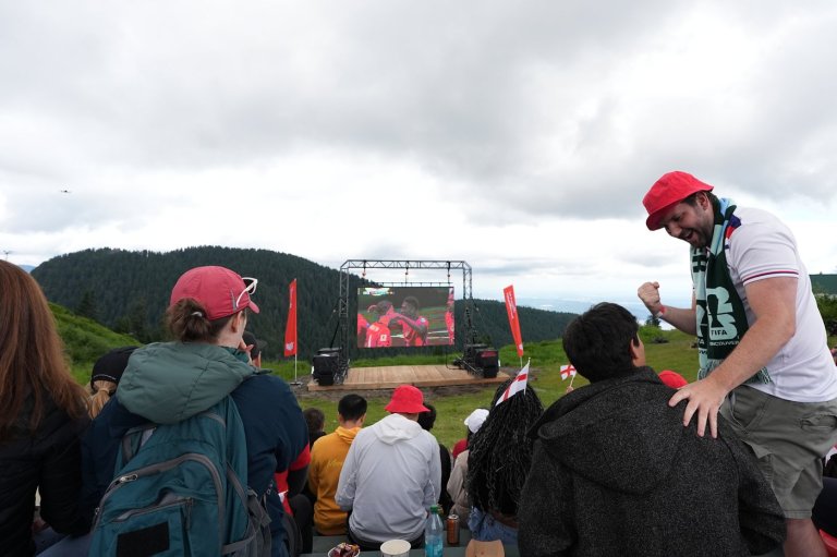 Soccer meets nature at Vancouver mountaintop watch party | iNFOnews.ca