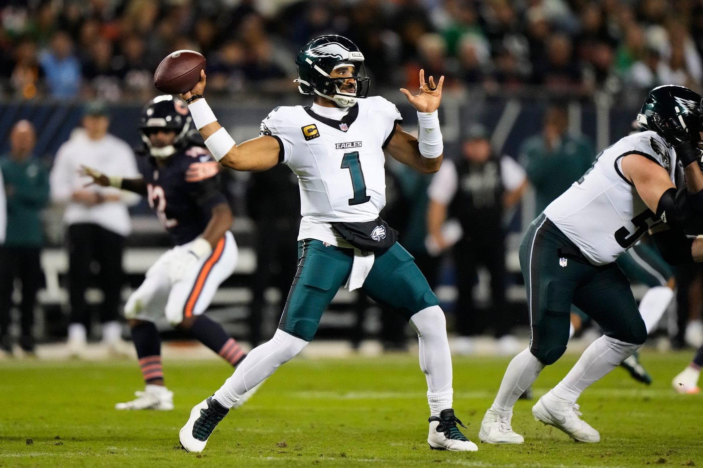 Case Keenum drives Chicago to 3 touchdowns as the Bears beat the Eagles 27-7 | iNFOnews.ca