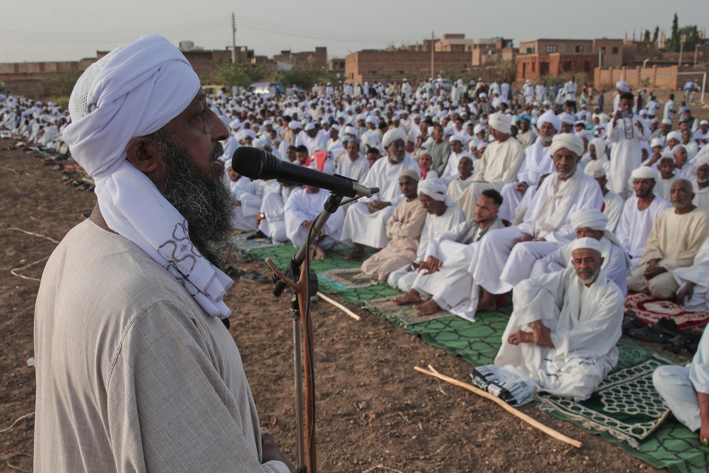 A look at celebrations for Eid al-Fitr around the world, in photos | iNFOnews.ca