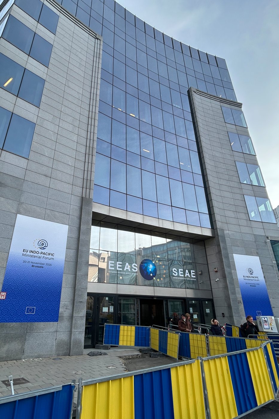 Belgian police arrest 3 after raids EU diplomatic offices and college in fraud investigation | iNFOnews.ca Belgian police arrest 3 after raids EU diplomatic offices and college in fraud investigation | iNFOnews.ca