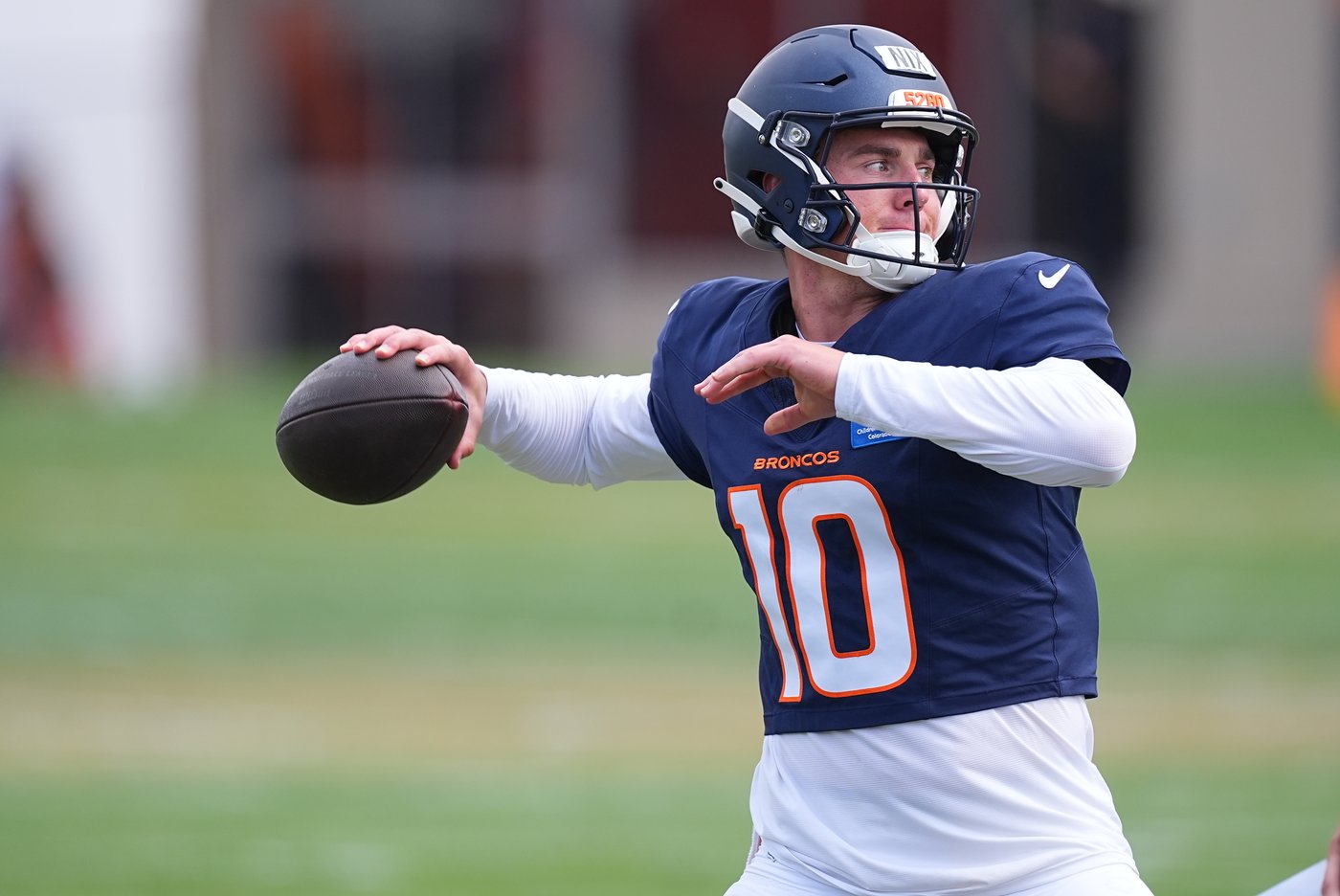 Bo Nix takes hits in a fiery Broncos practice as he nears return to game action | iNFOnews.ca Bo Nix takes hits in a fiery Broncos practice as he nears return to game action | iNFOnews.ca