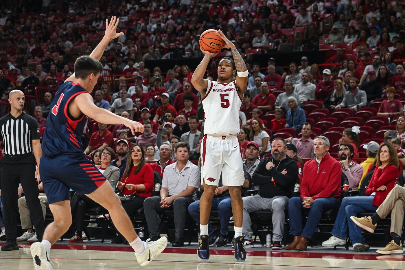 No. 21 Arkansas holds off Samford 79-75 behind freshman guards | iNFOnews.ca No. 21 Arkansas holds off Samford 79-75 behind freshman guards | iNFOnews.ca