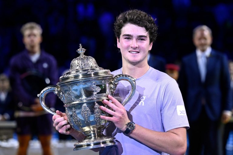 Proud parents change flight plans to watch Brazilian teenager Fonseca win Swiss final | iNFOnews.ca Proud parents change flight plans to watch Brazilian teenager Fonseca win Swiss final | iNFOnews.ca