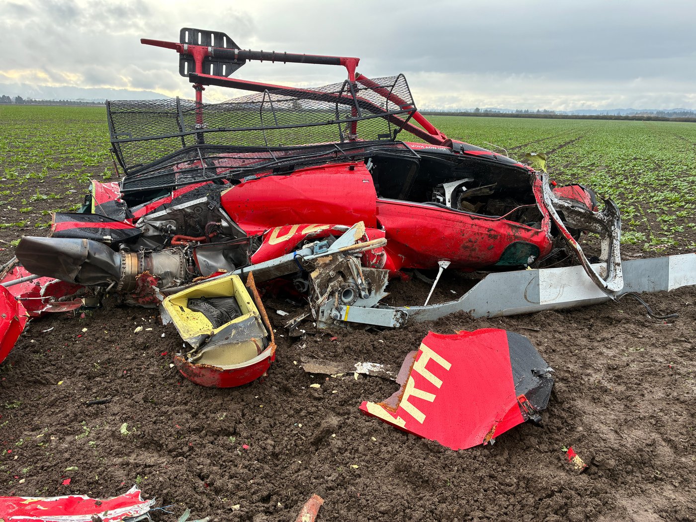 3 killed in helicopter collision that shut down part of an Oregon highway | iNFOnews.ca 3 killed in helicopter collision that shut down part of an Oregon highway | iNFOnews.ca