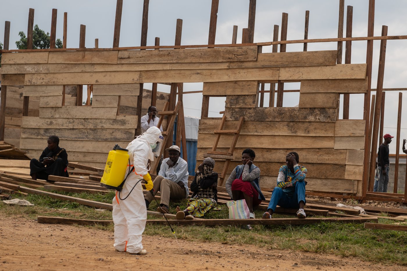 Ebola cases increase almost 40% in a week as death toll passes 200 | iNFOnews.ca