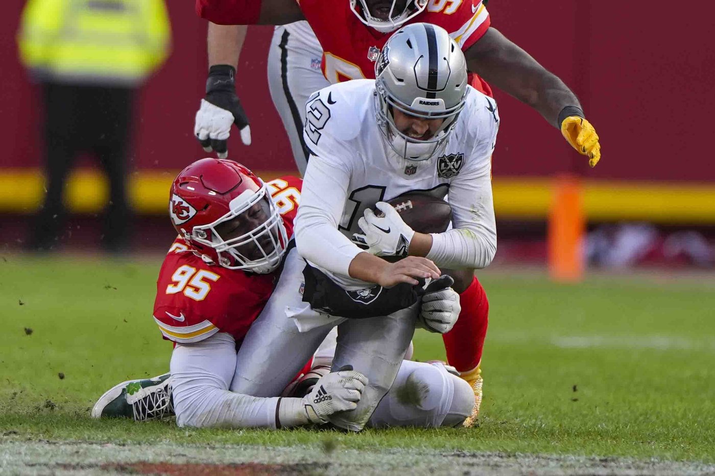 Chiefs keep winning despite an O-line problem that has wreaked havoc with their offense | iNFOnews.ca Chiefs keep winning despite an O-line problem that has wreaked havoc with their offense | iNFOnews.ca