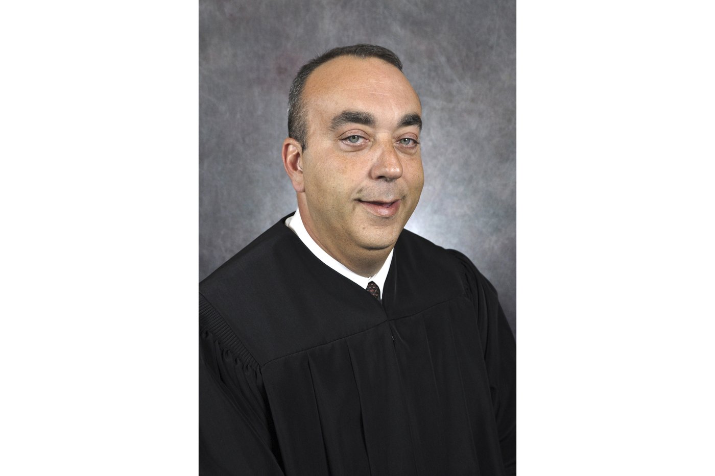 Kentucky judge allegedly killed by sheriff remembered for public service as residents seek answers | iNFOnews.ca