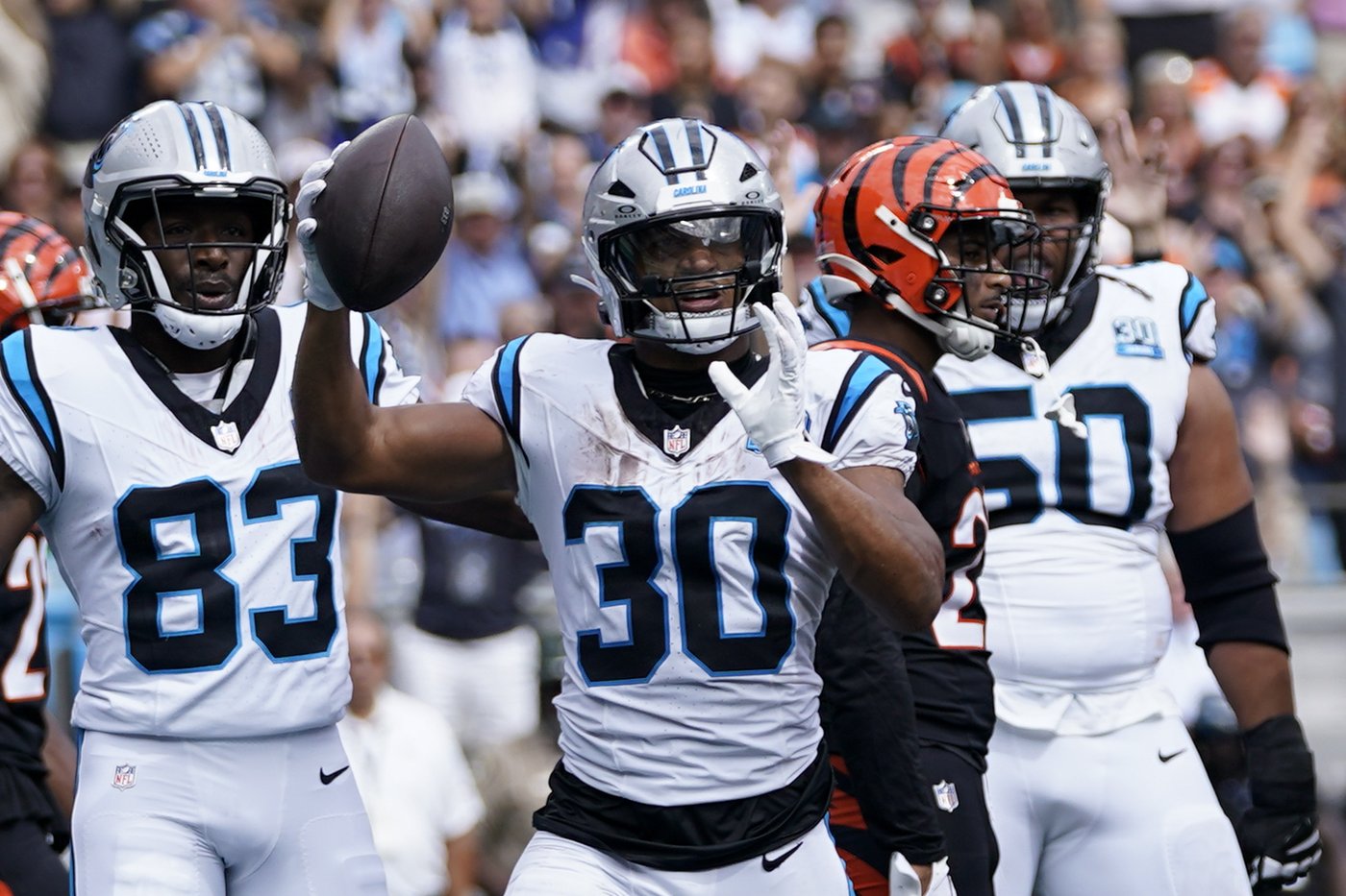 Joe Burrow throws for 2 TDs, Bengals hold on to beat Panthers 34-24 for first victory of the season | iNFOnews.ca
