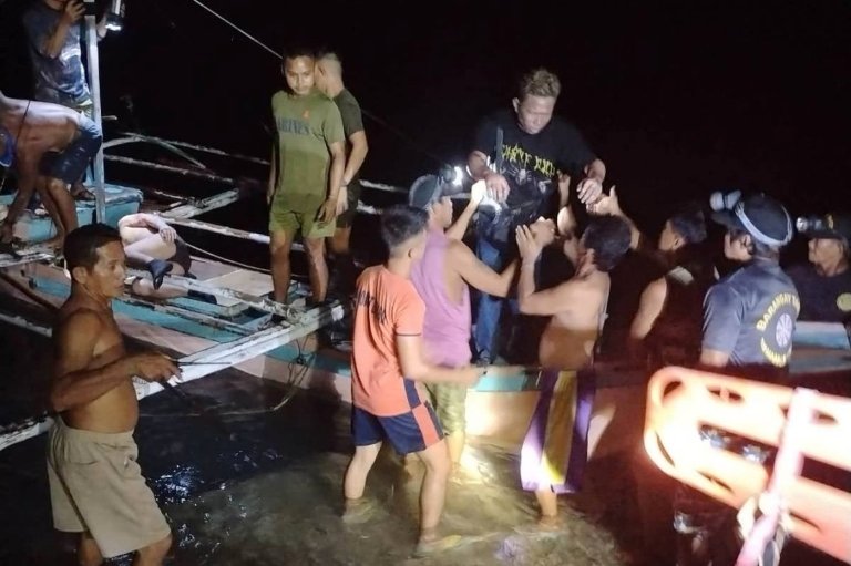 Fire on passenger ferry in Philippines leaves dozens missing and at least 5 dead | iNFOnews.ca