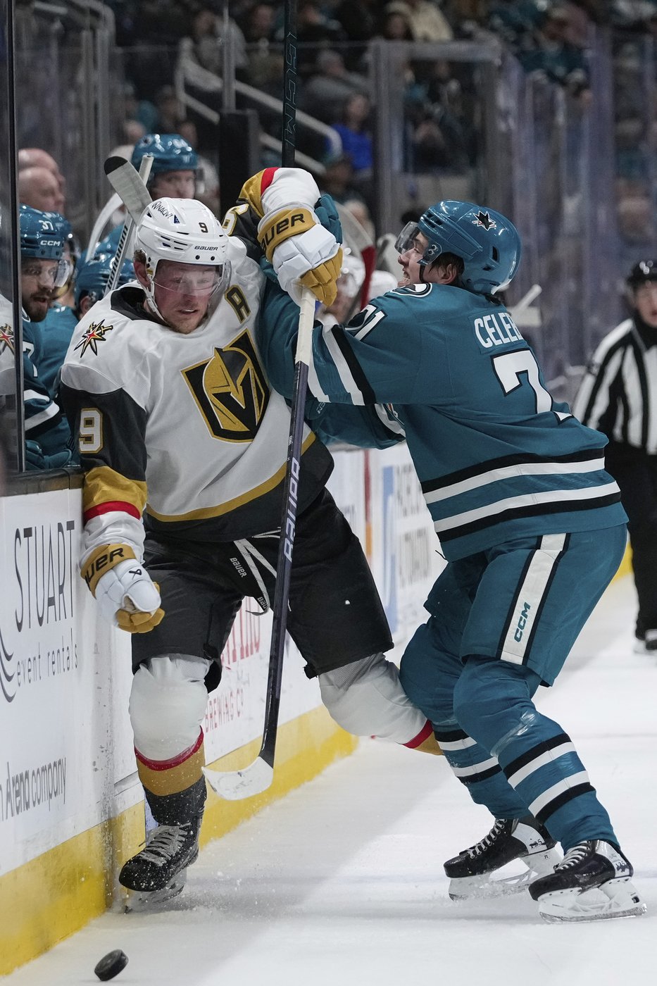 Golden Knights score 2 quick short-handed goals in 6-3 win over Sharks | iNFOnews.ca