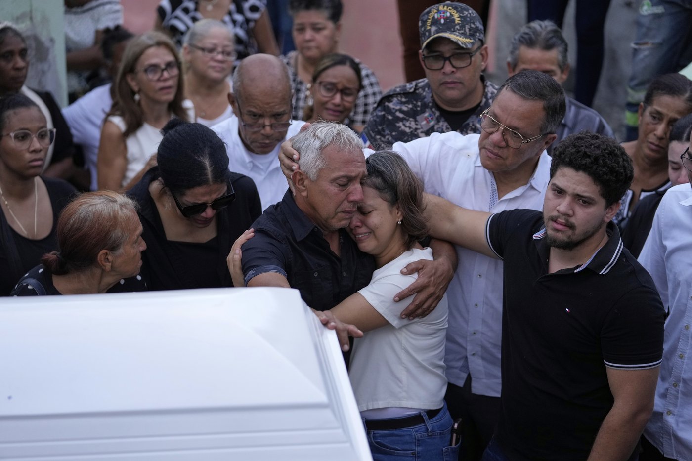 53 frantic hours of searching for survivors after the roof collapses at an iconic Dominican club | iNFOnews.ca 53 frantic hours of searching for survivors after the roof collapses at an iconic Dominican club | iNFOnews.ca
