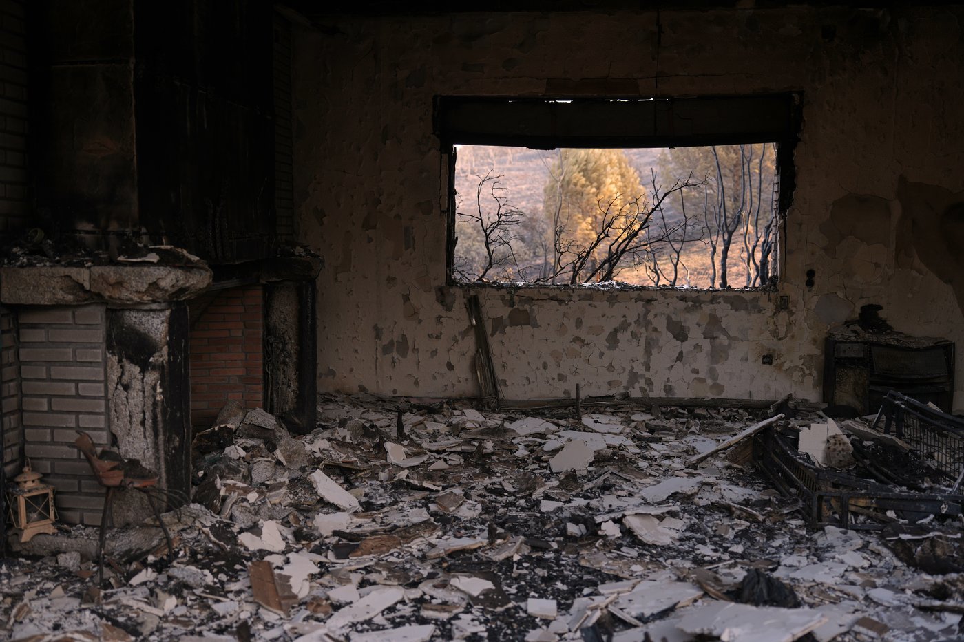 Europe battles fast-moving wildfires sweeping across Spain and France, in photos | iNFOnews.ca