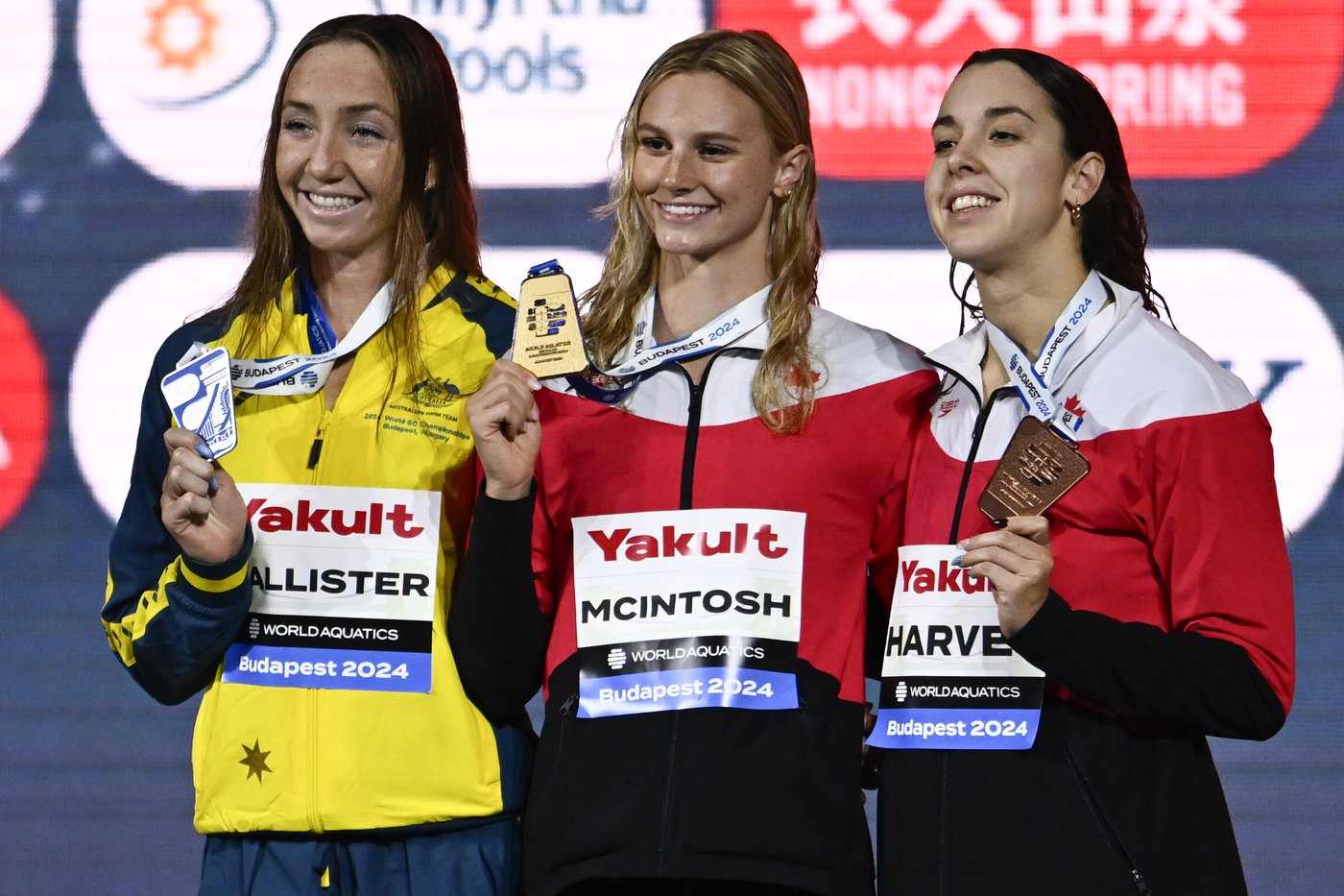 US swimmers win relay gold medals as short-course world records are broken in Budapest | iNFOnews.ca