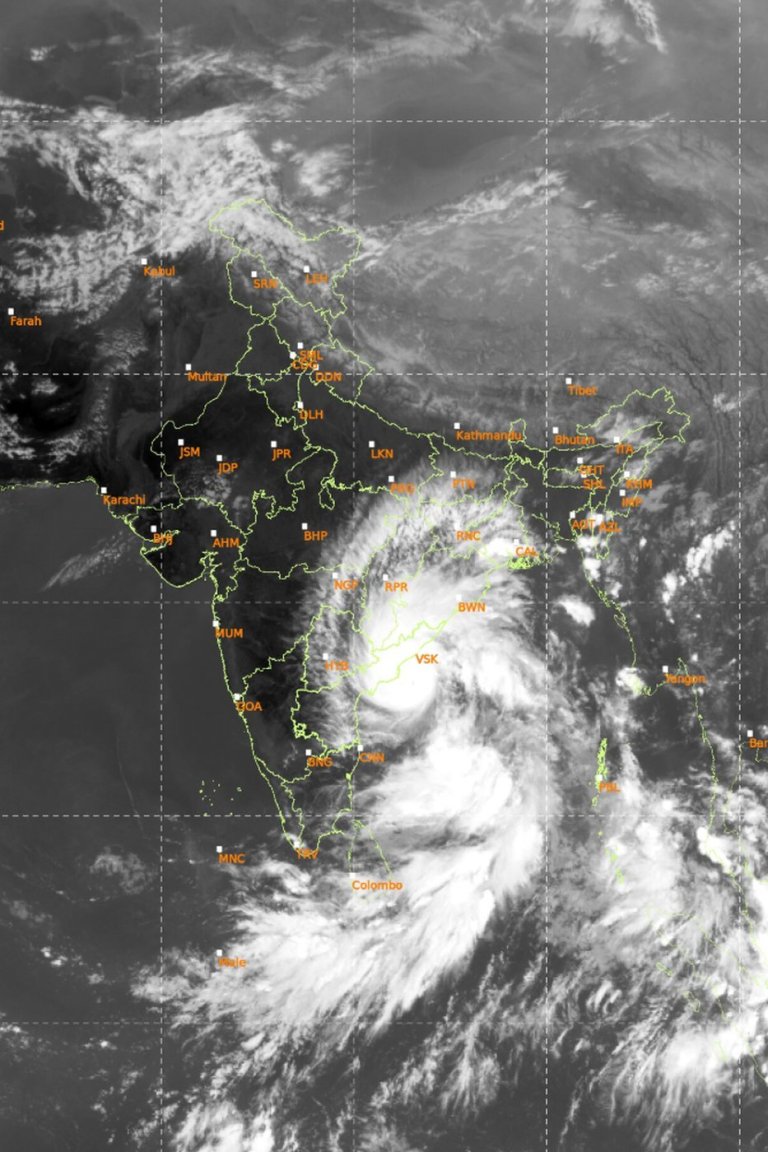 India evacuates tens of thousands as Cyclone Arnab nears eastern coast in Andhra Pradesh state | iNFOnews.ca