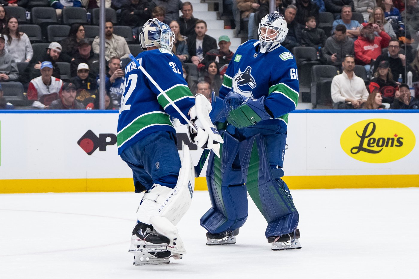 Beleaguered Vancouver Canucks show fight in loss to high-powered Carolina Hurricanes | iNFOnews.ca
