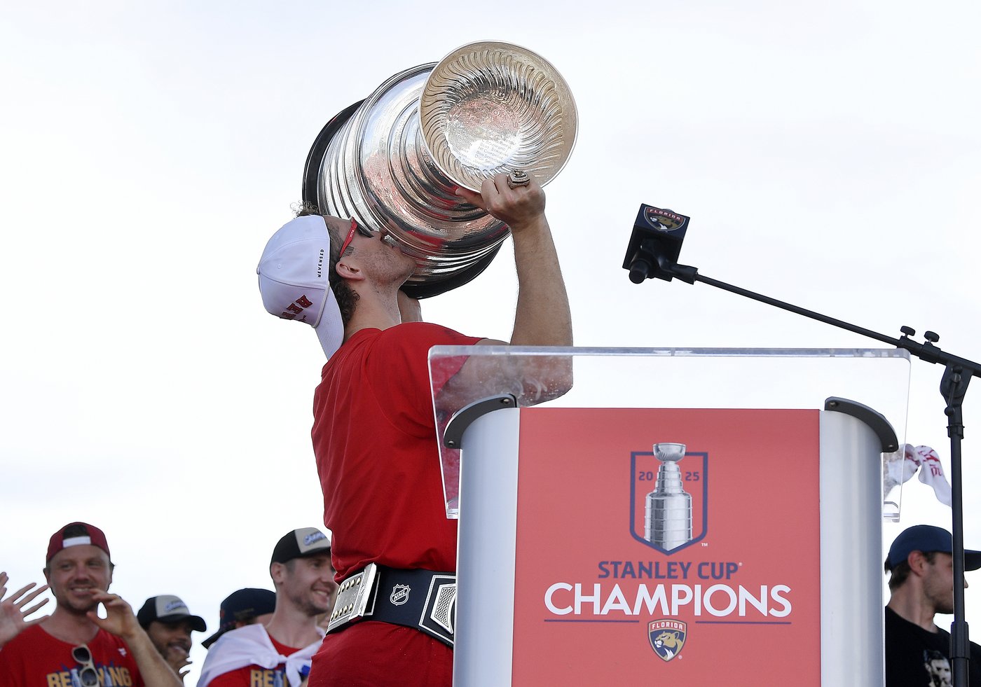 'This is amazing': Panthers celebrate 2nd consecutive Stanley Cup with another parade | iNFOnews.ca