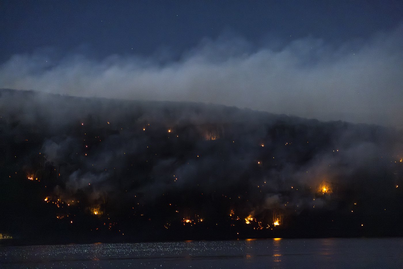 2 charged with setting some Northeast wildfires amid New Jersey drought warning and blazes out West | iNFOnews.ca