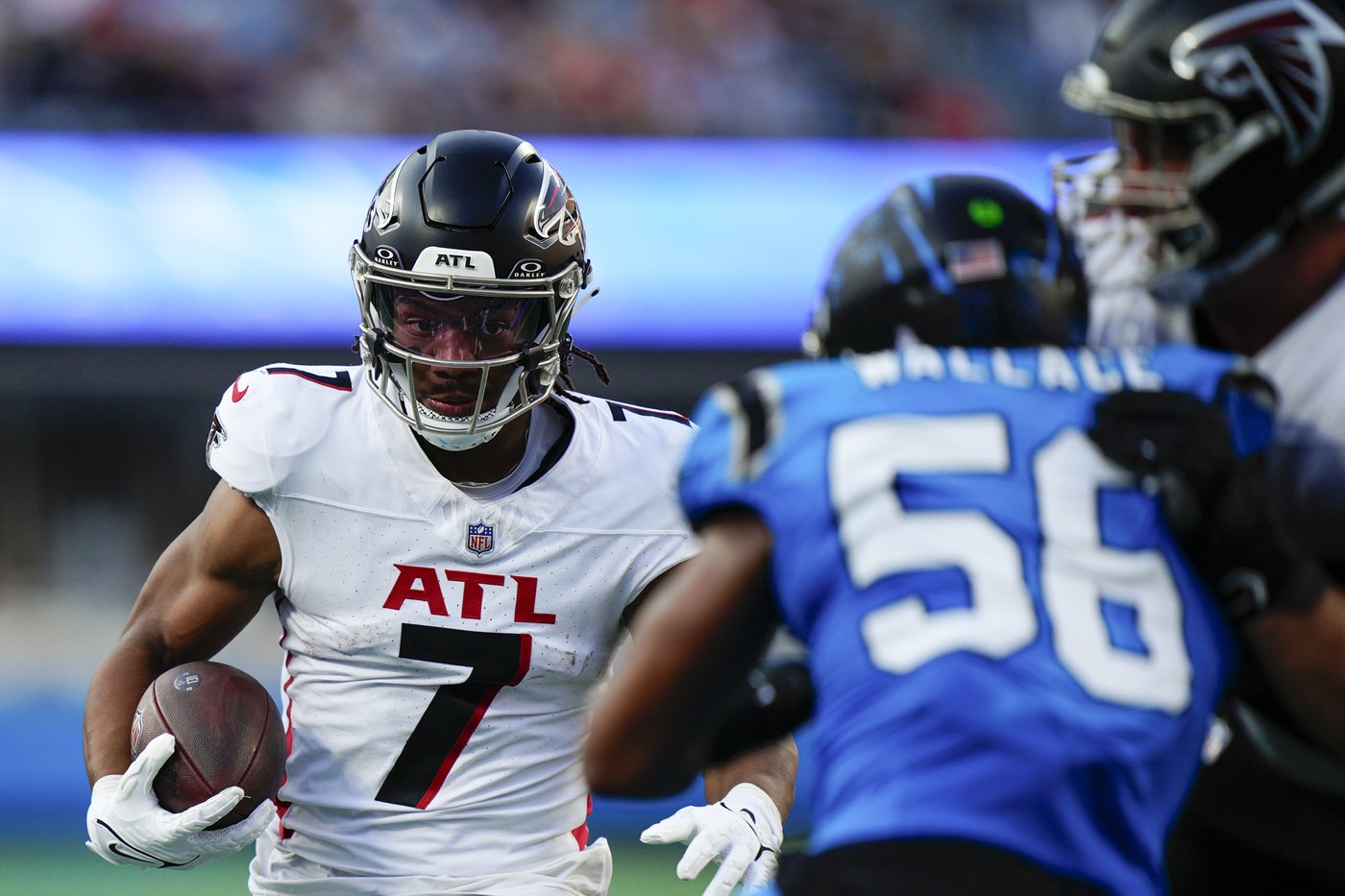 Bijan Robinson scores 2 TDs. Falcons beat Panthers 38-20 for 3rd straight victory vs. NFC South foe | iNFOnews.ca