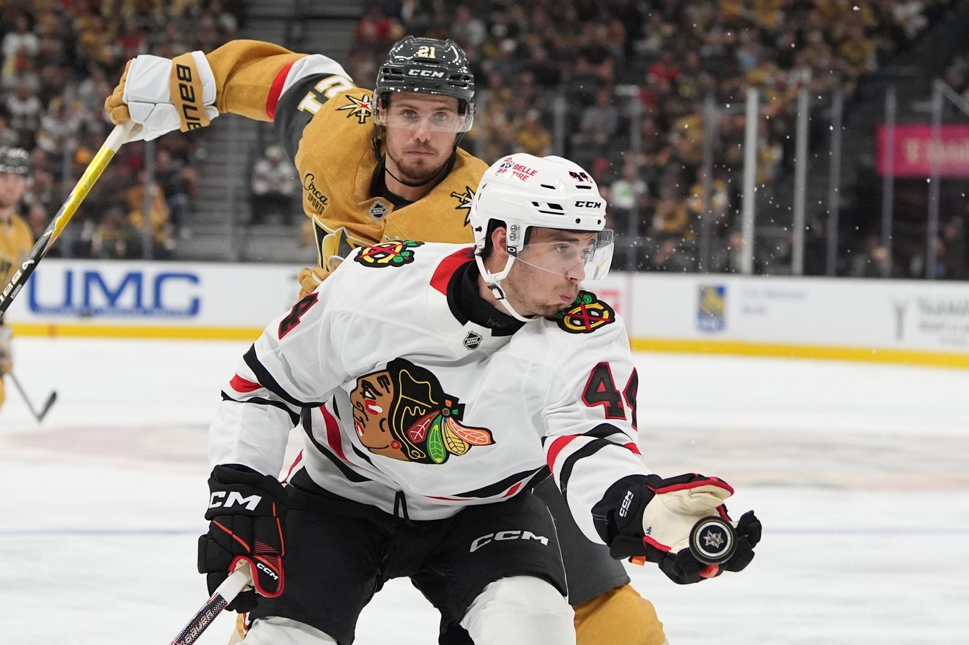Eichel hits 700 points as Golden Knights beat Blackhawks in Ryan Craig’s first game behind the bench | iNFOnews.ca Eichel hits 700 points as Golden Knights beat Blackhawks in Ryan Craig’s first game behind the bench | iNFOnews.ca