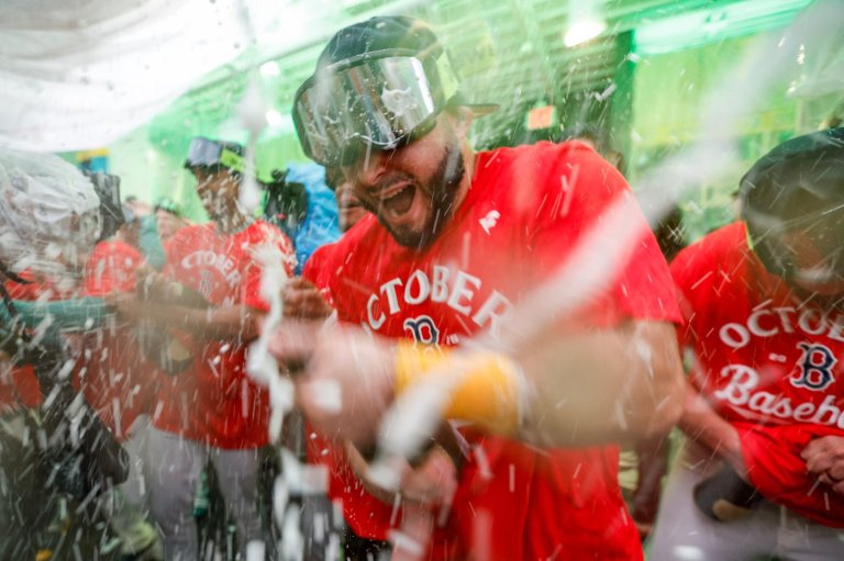 Red Sox rally from a 3-run deficit to walk off the Tigers and secure a playoff spot | iNFOnews.ca