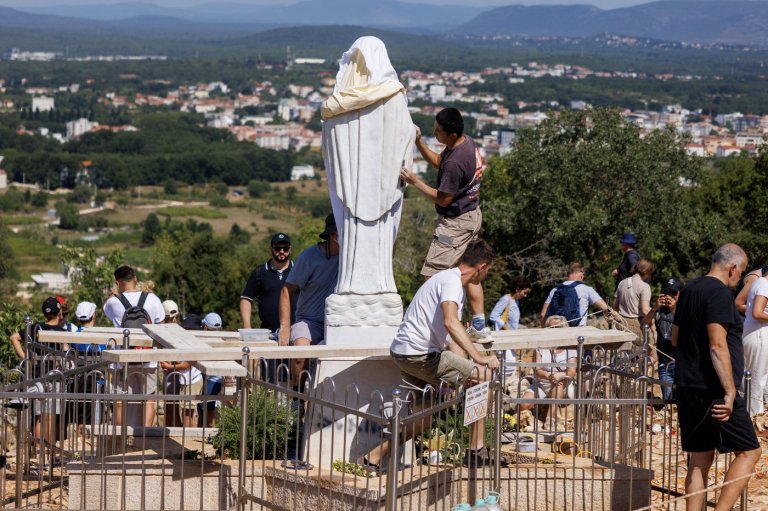 Bosnian authorities investigate desecration and fire damage at Medjugorje Virgin Mary shrine | iNFOnews.ca