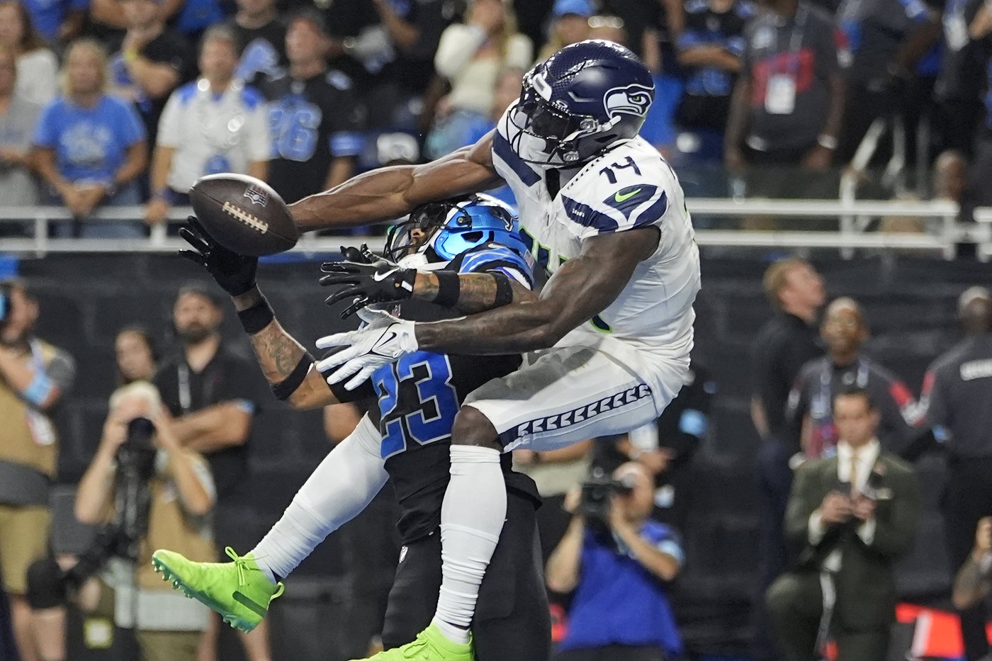 Seahawks fail at first test of the season, but still flash potential despite suffering first loss | iNFOnews.ca