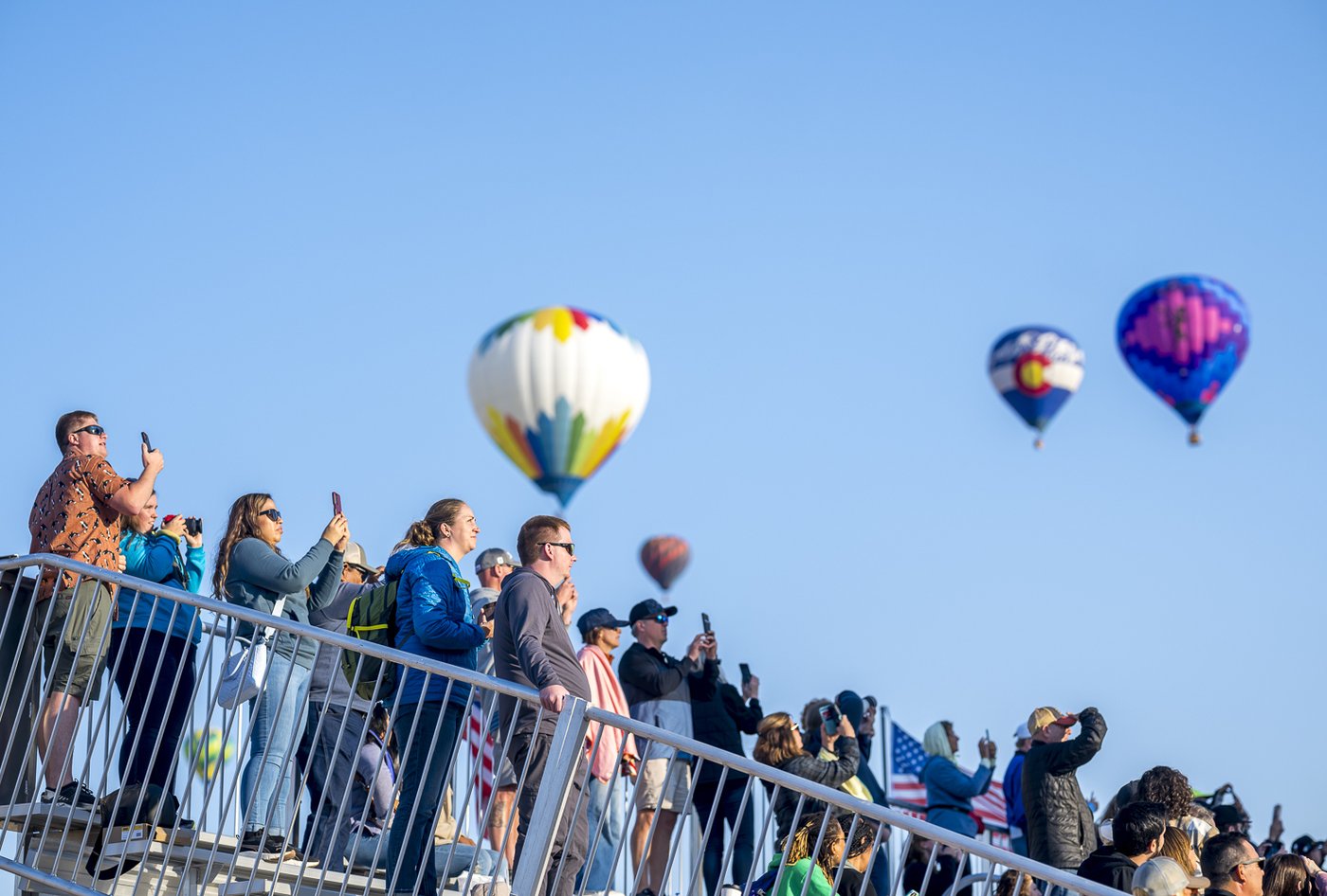 'Magical' flotilla of hot air balloons take flight at international fiesta amid warm temperatures | iNFOnews.ca 'Magical' flotilla of hot air balloons take flight at international fiesta amid warm temperatures | iNFOnews.ca