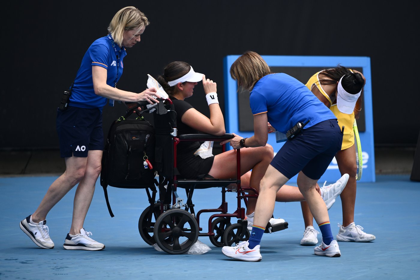 Canada's Stakusic leaves court in a wheelchair as Australian Open warms up | iNFOnews.ca Canada's Stakusic leaves court in a wheelchair as Australian Open warms up | iNFOnews.ca
