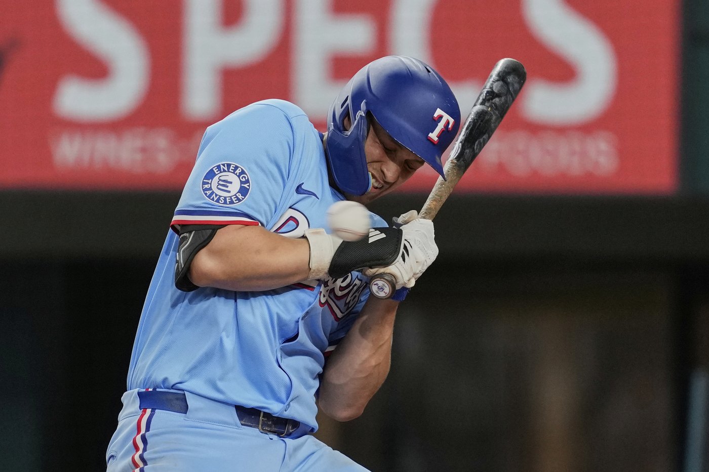 Rangers strike early, run winning streak to 6 with 8-1 victory over struggling Braves | iNFOnews.ca Rangers strike early, run winning streak to 6 with 8-1 victory over struggling Braves | iNFOnews.ca