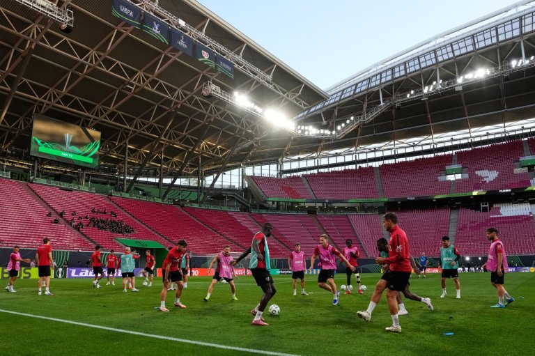 Crystal Palace and Rayo Vallecano fans clash in Leipzig ahead of Conference League final | iNFOnews.ca