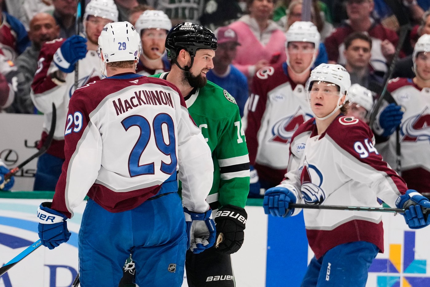 NHL-leading Avs blank Stars 2-0 for big step toward home-ice advantage throughout playoffs | iNFOnews.ca