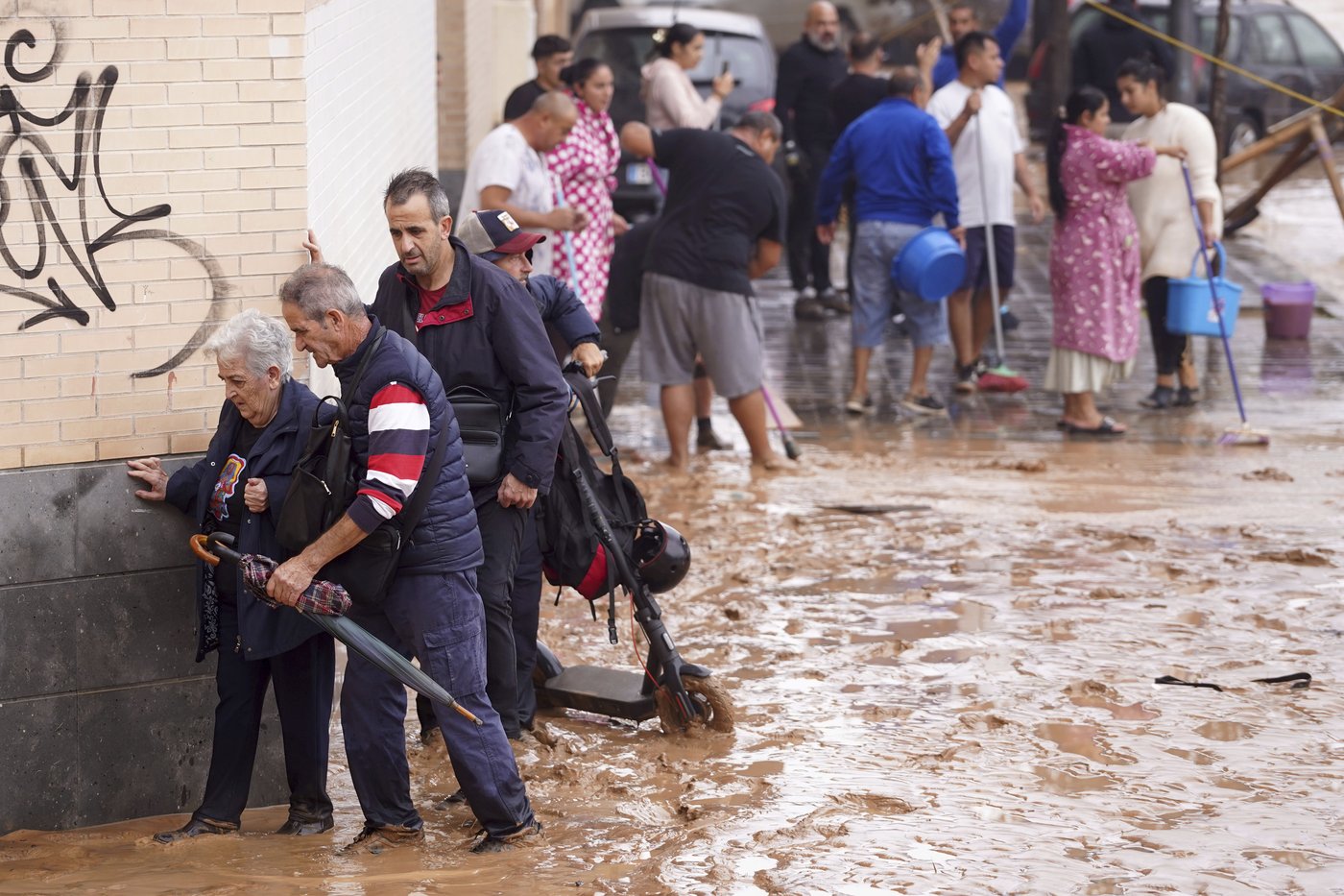 Copa del Rey games and other sporting events postponed after deadly floods devastate southern Spain | iNFOnews.ca