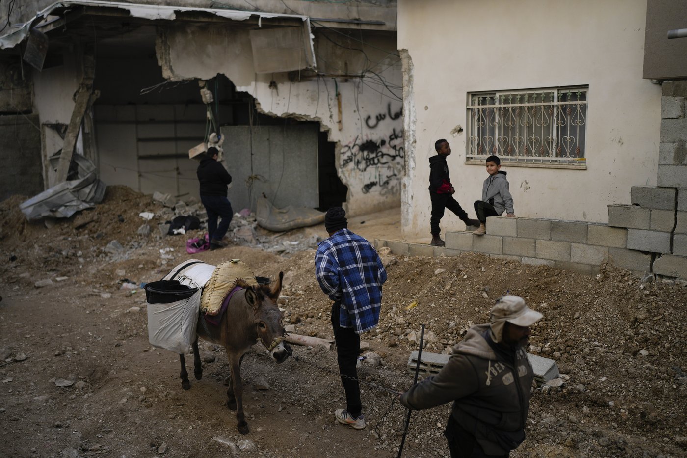 Middle East latest: WHO chief says he was at Yemen airport as Israeli bombs fell nearby | iNFOnews.ca