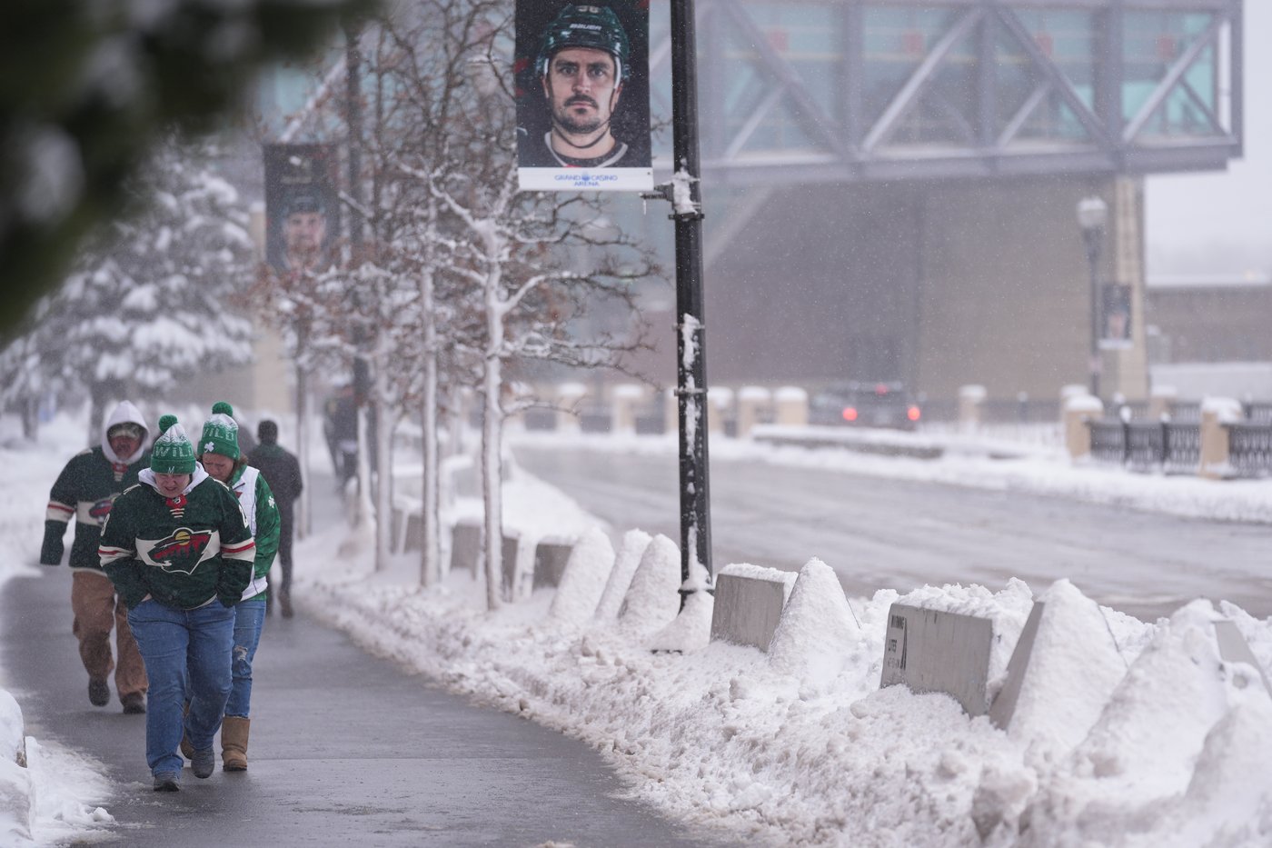 Snow and wind batter parts of US, with threat of thunderstorms and tornadoes starting later Sunday | iNwheels Snow and wind batter parts of US, with threat of thunderstorms and tornadoes starting later Sunday | iNwheels