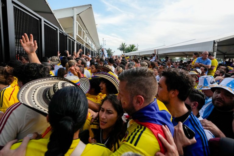 Colombia fans return to Hard Rock Stadium nearly 2 years after chaotic scene at Copa America final | iNFOnews.ca
