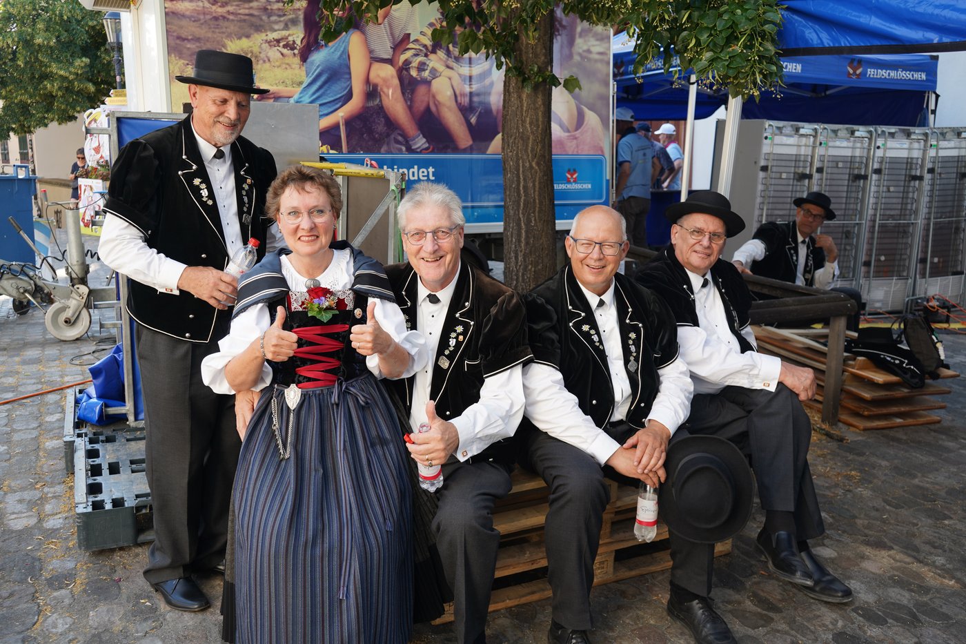 Heat forces yodelers at annual Swiss festival to sing in fountains | iNFOnews.ca Heat forces yodelers at annual Swiss festival to sing in fountains | iNFOnews.ca